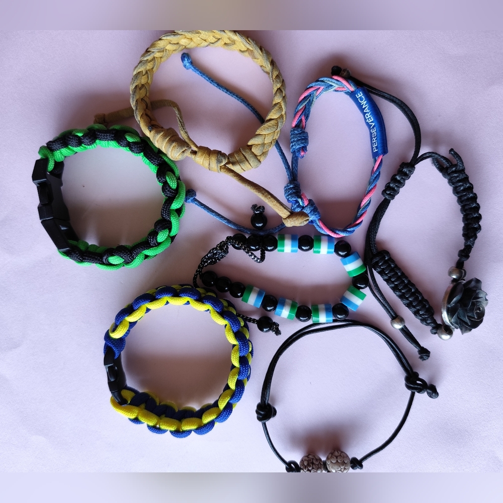 3/$25💙Handmade braided paracord and beaded bracelets lot of 7